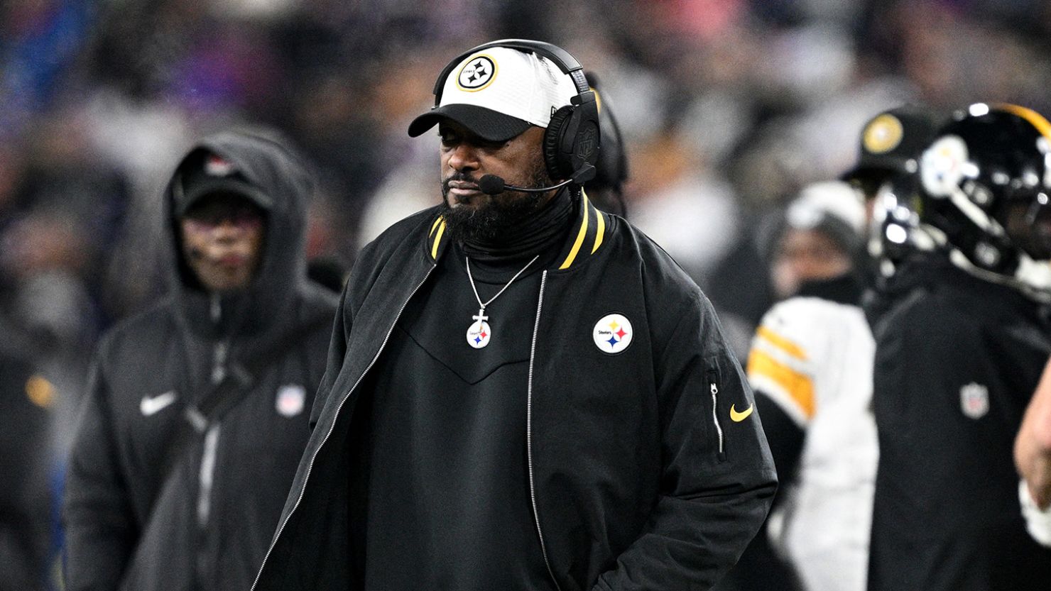 Mike Tomlin discovers his old janitor is still working at 79 and his next move surprises everyone there...vannguyen