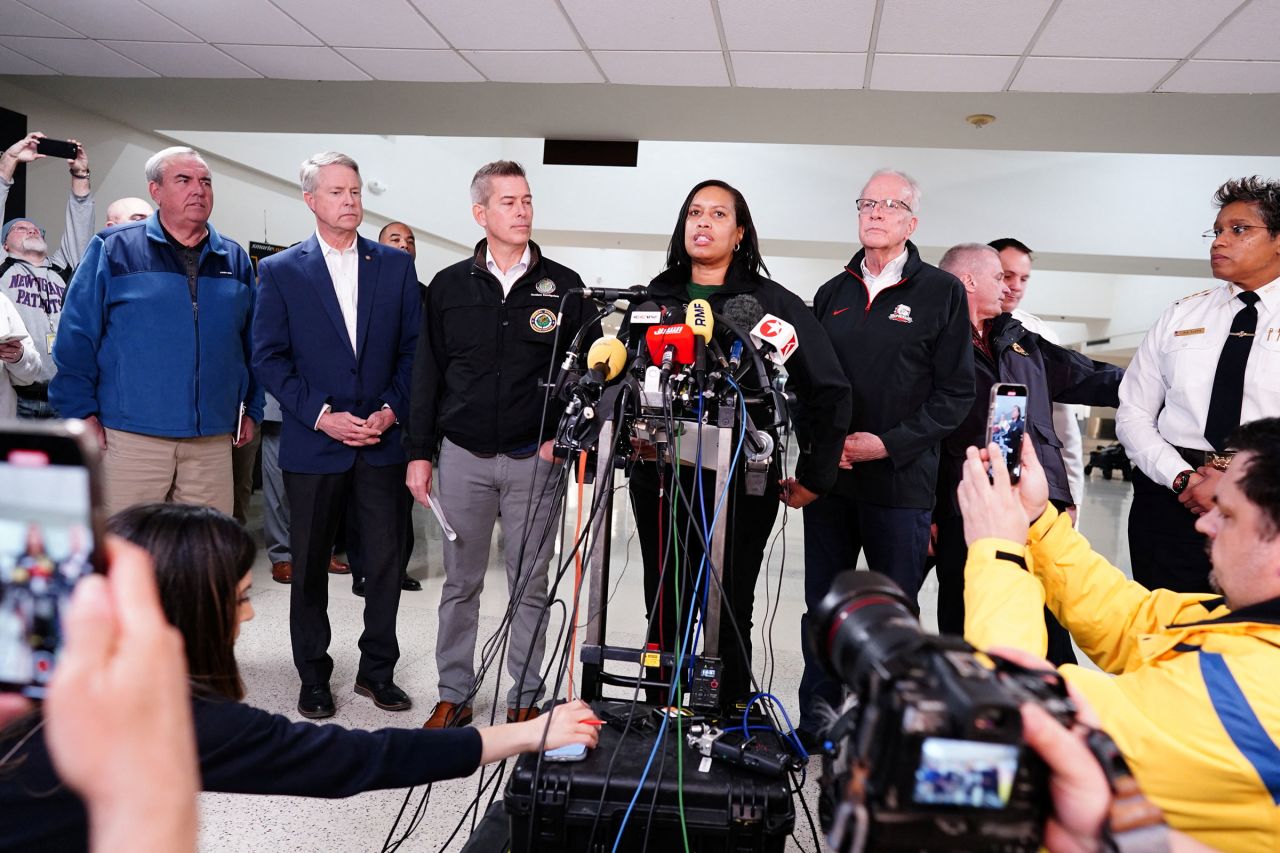 Washington DC Mayor Muriel Bowser addresses the media, at Ronald Reagan Washington National Airport early Thursday morning.