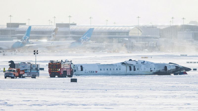 The moment a Delta plane crashed in Toronto