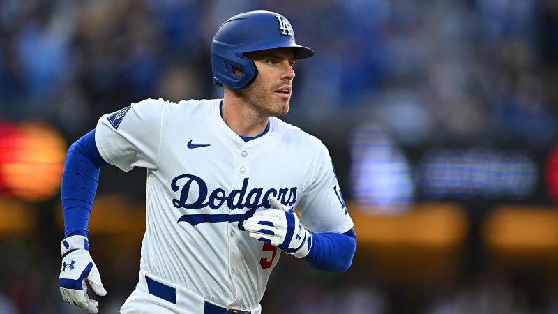 Freddie Freeman пропуска играта на Лос Анджелис Доджърс след рани на глезена в душ „Mishap“ 