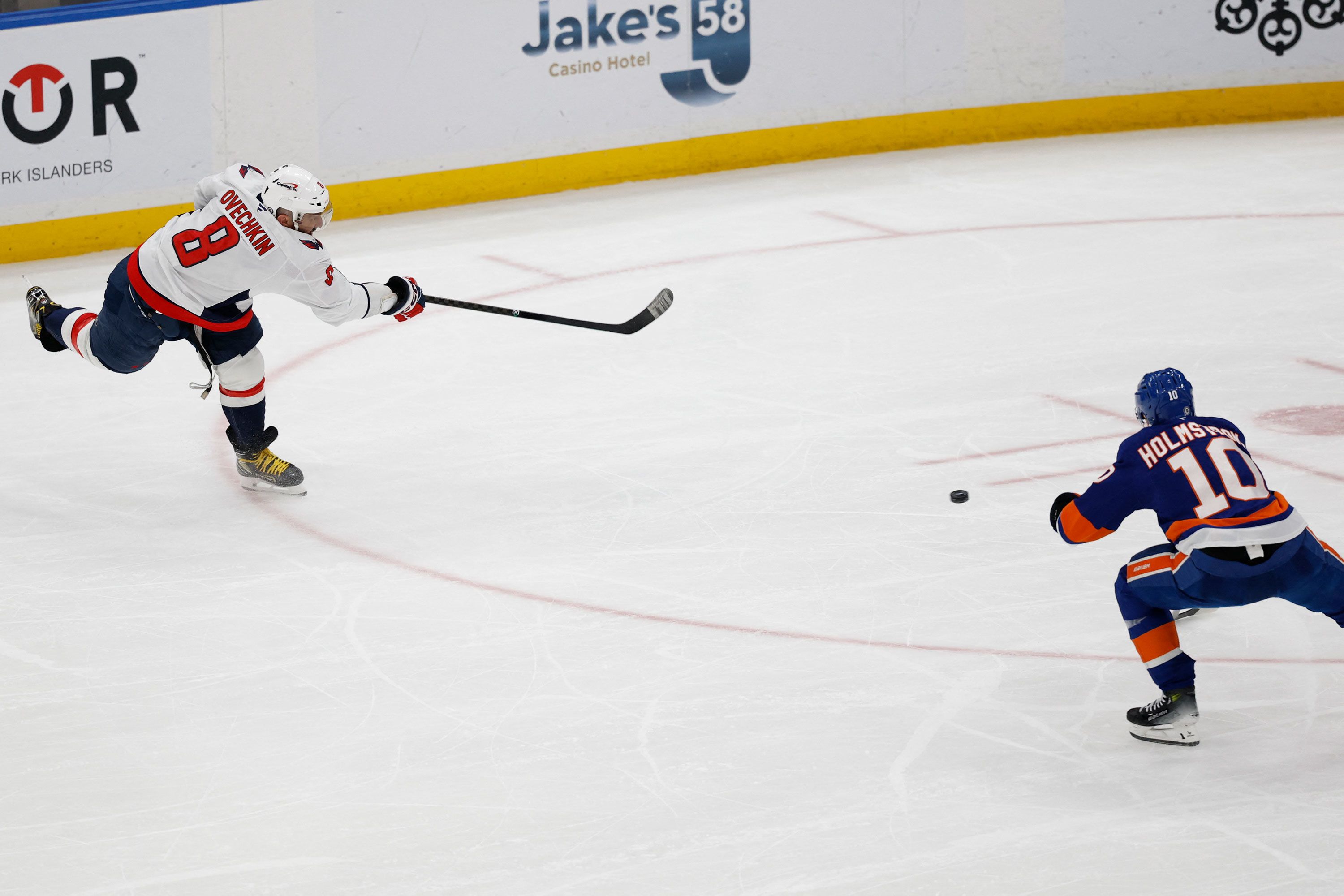 Alex Ovechkin: Washington Capitals say no decision yet on star's future  after email from sales staffer goes viral | CNN