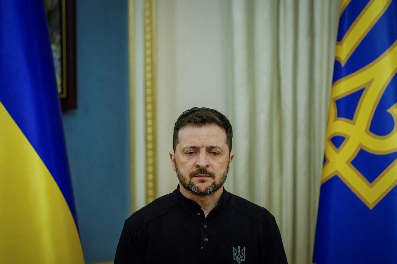 El presidente de Ucrania, Volodymyr Zelensky, asiste a una conferencia de prensa en Kyiv, Ucrania, el 4 de abril.