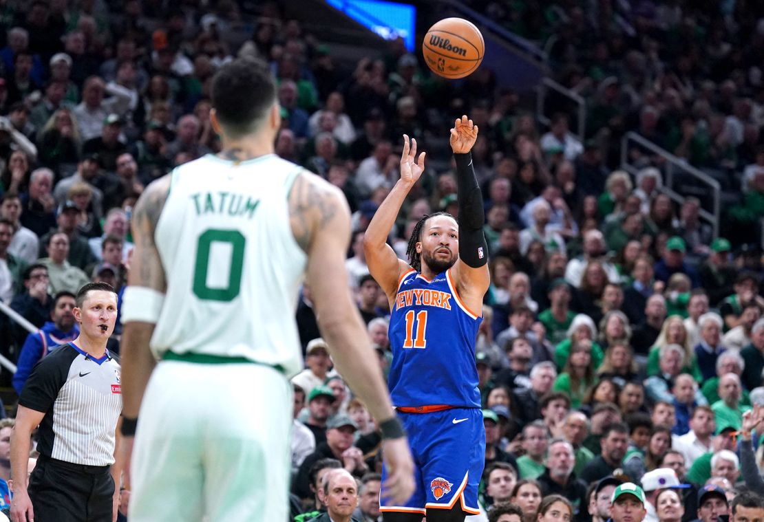 Brunson (No. 11) had 29 points in the Knicks overtime victory over the Celtics.