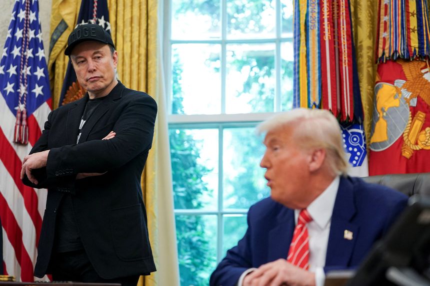 Trump administration rolls back Elon Musk's email telling federal employees to justify their jobs | CNN Politics