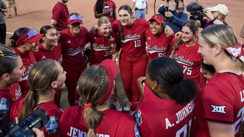 Texas Tech завършва четиригодишното заглавие на WCWS на Оклахома, за да създаде окончателна серия на All-Texas 