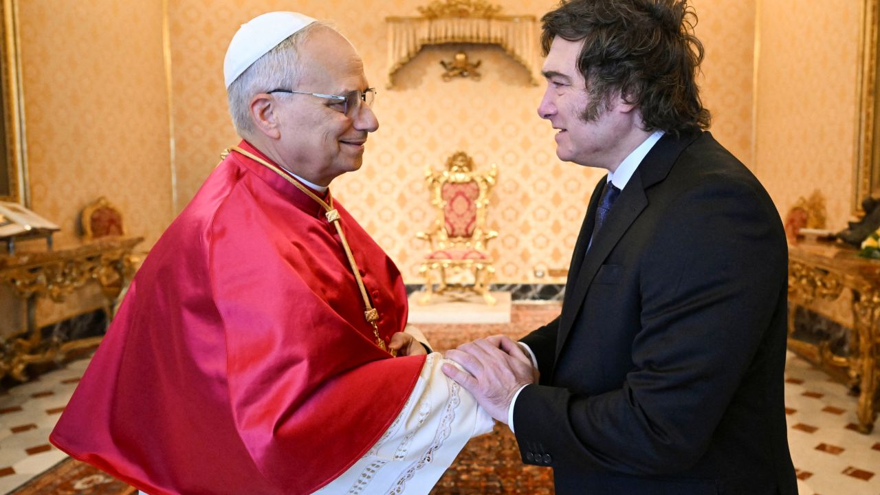Pope Leo XIV meets with Argentina's President Javier Milei at the Vatican, June 7, 2025.   Vatican Media/Mario Tomassetti/­Handout via REUTERS    ATTENTION EDITORS - THIS IMAGE WAS PROVIDED BY A THIRD PARTY.