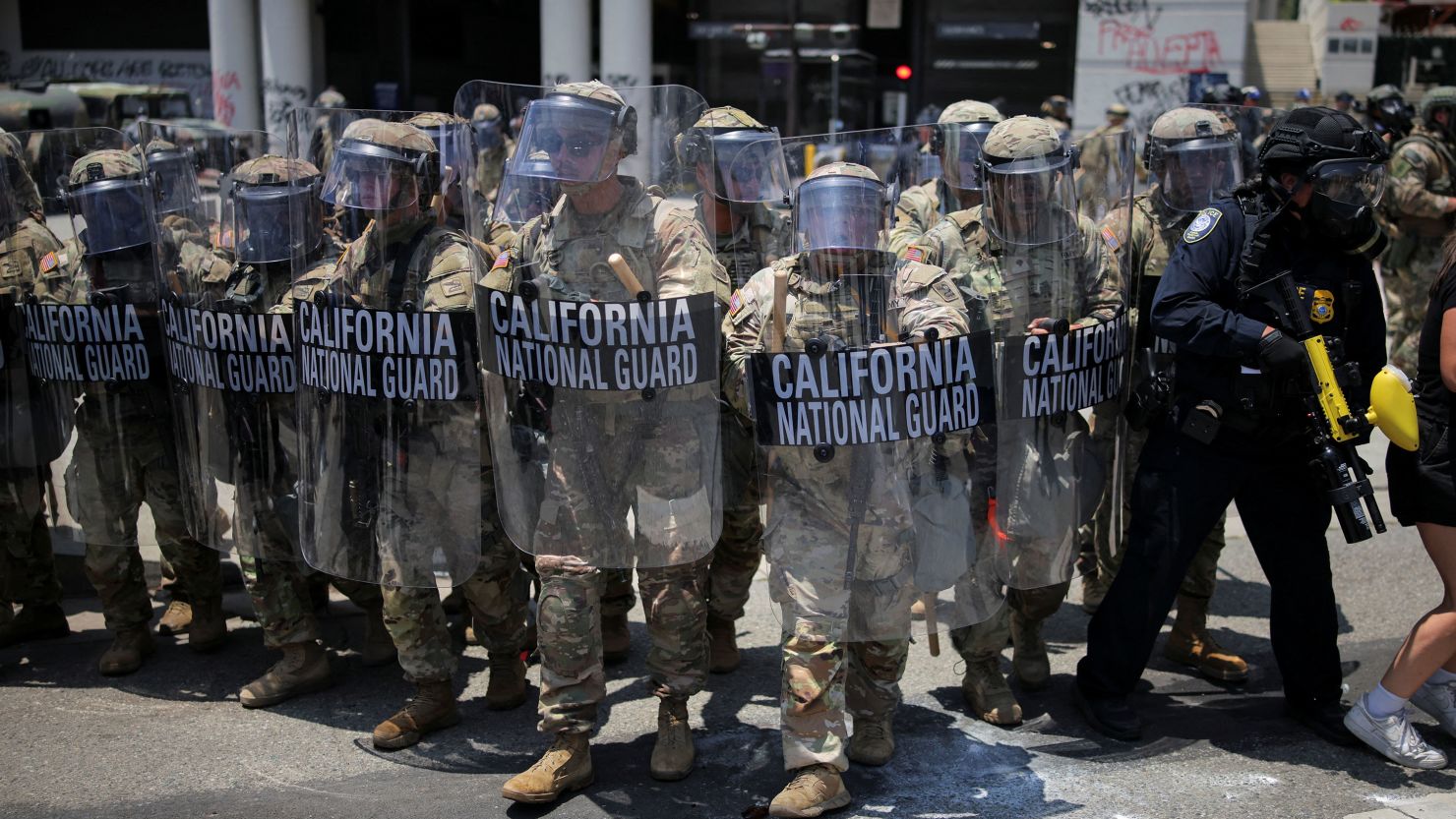 Trump's aggressive moves on immigration protests put Democrats in a  political bind | CNN Politics