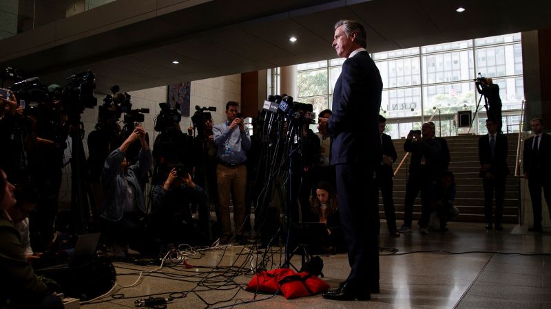 https://media.cnn.com/api/v1/images/stellar/prod/2025-06-13t030411z-843506851-rc2d1fauljqh-rtrmadp-3-usa-migration-los-angeles.jpg?c=16x9&q=w_800,c_fill