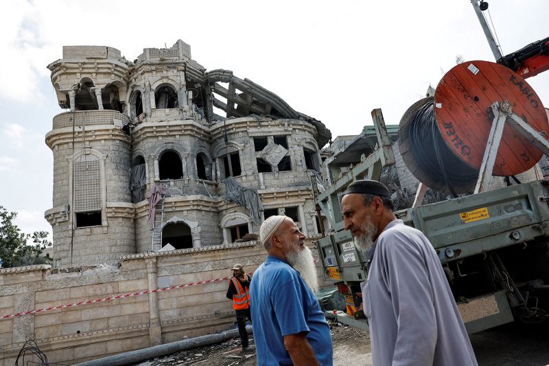 Iranian Missile Strikes Leave Thousands Homeless Across Israeli Cities