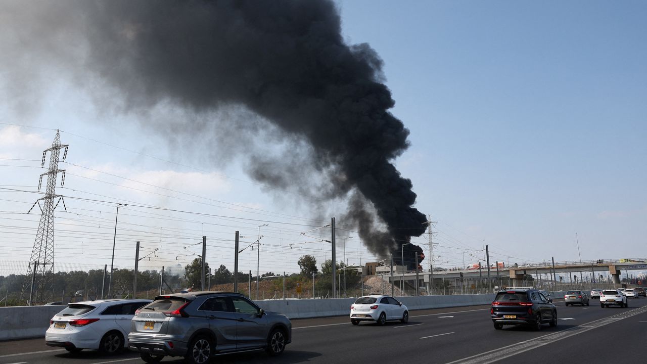 Smoke rises following a missile attack from Iran, in Herzliya, Israel, June 17, 2025. REUTERS/Ronen Zvulun



     TPX IMAGES OF THE DAY     