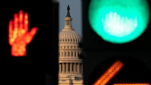 Stoplights change in front of the U.S. Capitol as Republican lawmakers struggle to pass U.S. President Donald Trump's sweeping spending and tax bill, on Capitol Hill in Washington, D.C., U.S., June 30, 2025. REUTERS/Nathan Howard
     TPX IMAGES OF THE DAY     