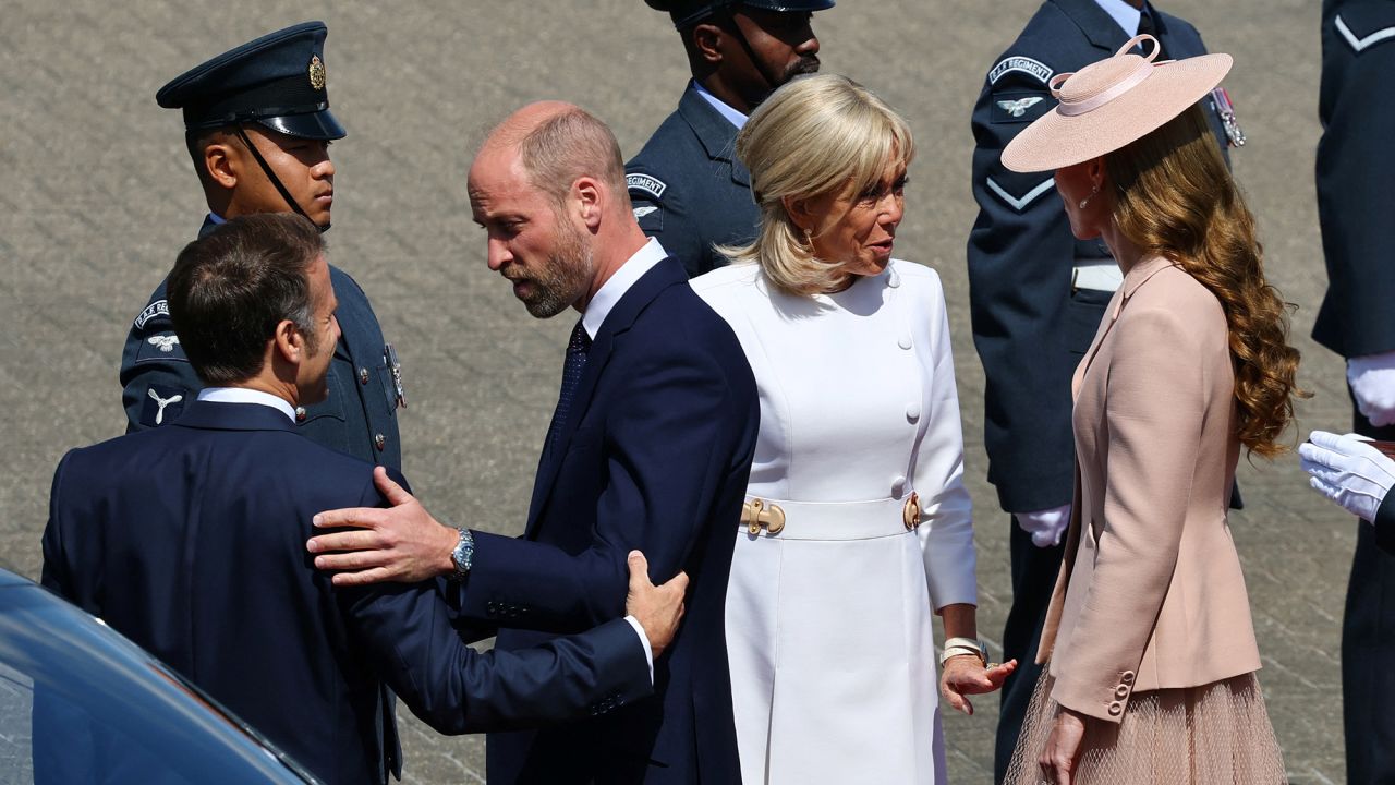 Prince William, Prince of Wales and Catherine, Princess of Wales welcome France's President Emmanuel Macron and his wife Brigitte Macron at RAF Northolt in London, as they arrive for a three-day state visit to the United Kingdom, Britain, July 8, 2025. REUTERS/Gonzalo Fuentes/Pool