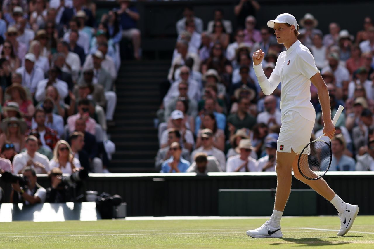 Jannik Sinner has seized an early advantage in the fourth set.