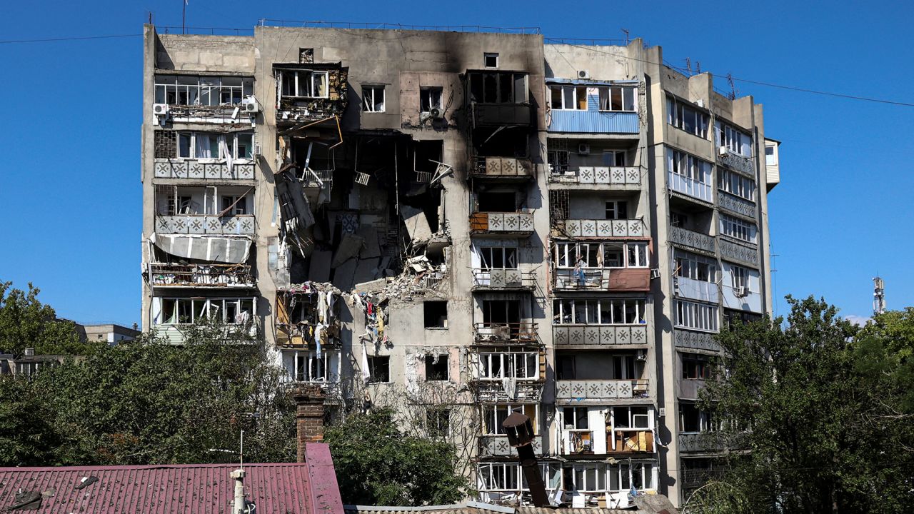 A view shows an apartment building hit by Russian drone strike, amid Russia's attack on Ukraine, in Odesa, Ukraine July 24, 2025. REUTERS/Nina Liashonok
