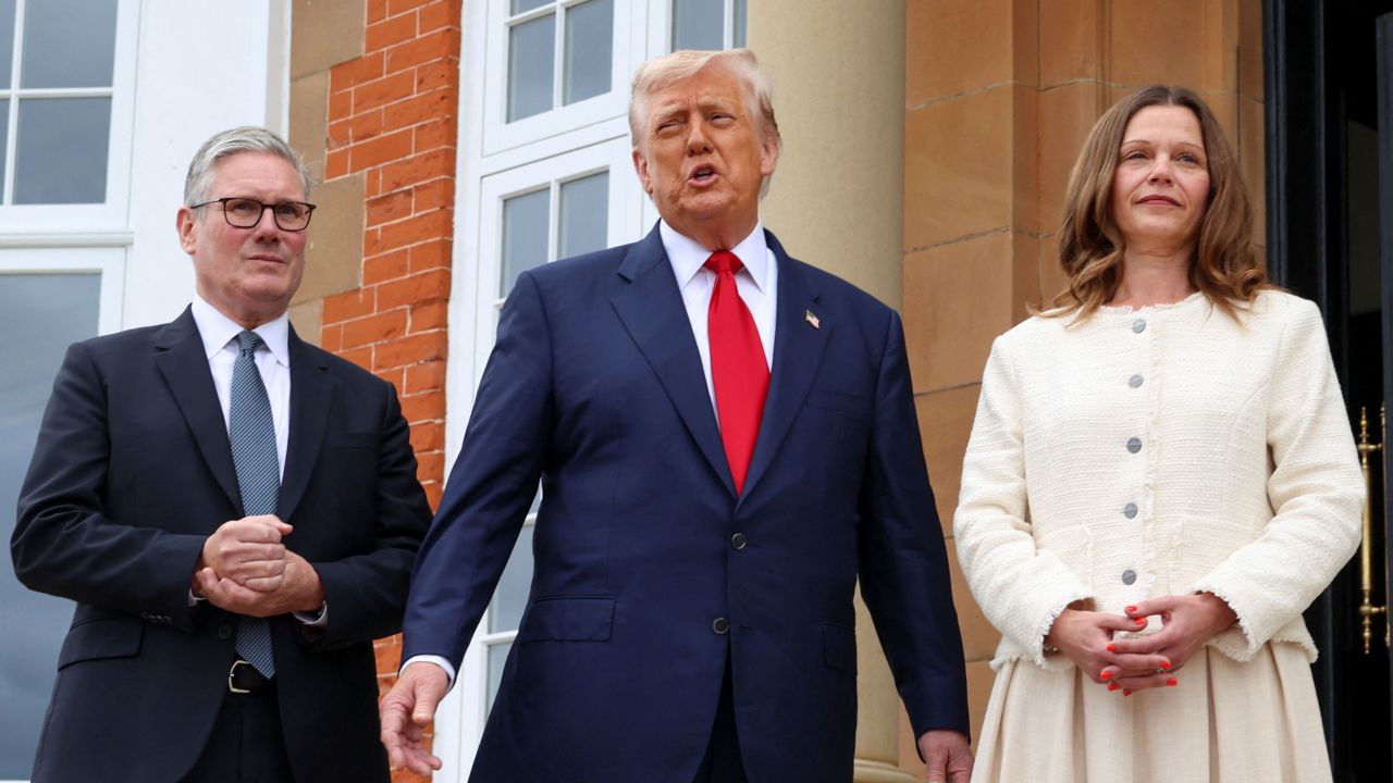 U.S. President Donald Trump meets British Prime Minister Keir Starmer and his wife Victoria Starmer, on the day of a bilateral meeting at Trump Turnberry resort in Turnberry, Scotland, Britain, July 28, 2025. REUTERS/Evelyn Hockstein