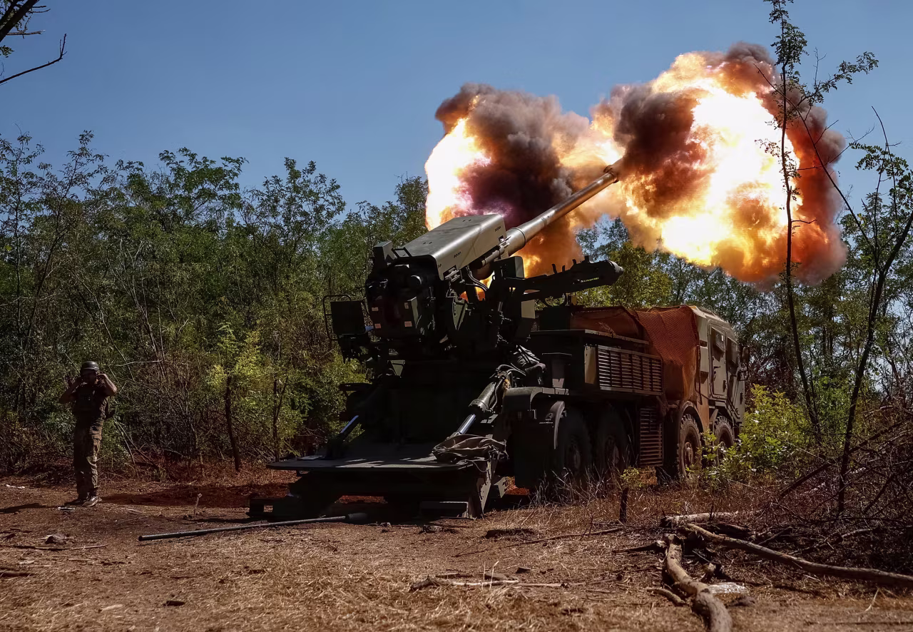A Ukrainian service member fires a self-propelled howitzer towards Russian troops near a front line in Zaporizhzhia, Ukraine on Wednesday.