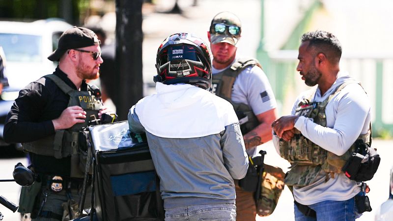 Вижте всички теми Връзка копирана Следвайте Хората се плашат каза