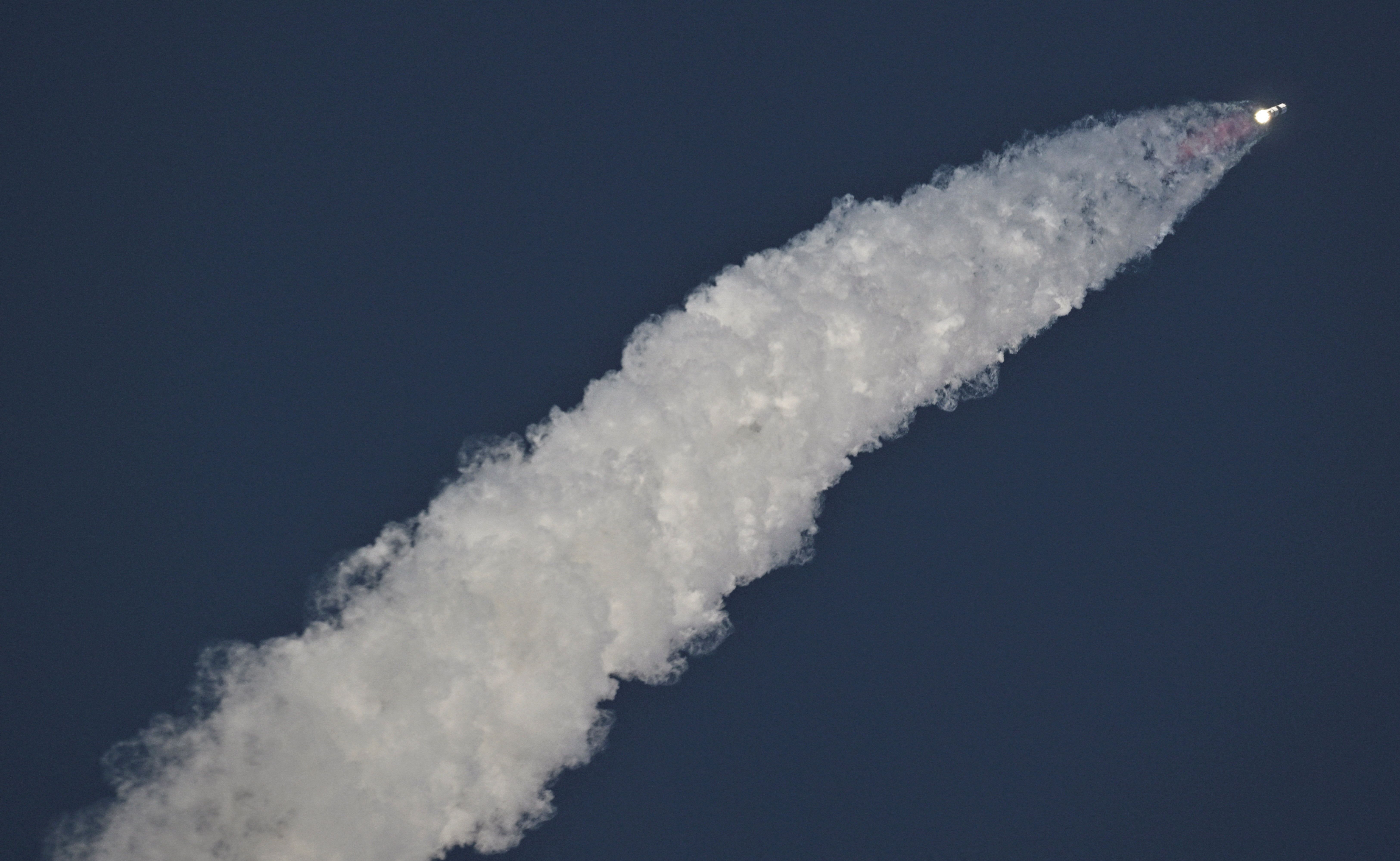 Live updates: SpaceX Starship finds success on 10th test flight | CNN