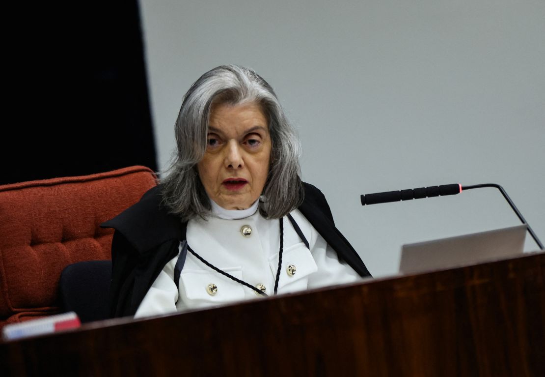 La jueza Cármen Lúcia, durante la exposición de su voto por el juicio al expresidente Jair Bolsonaro, en Brasilia
