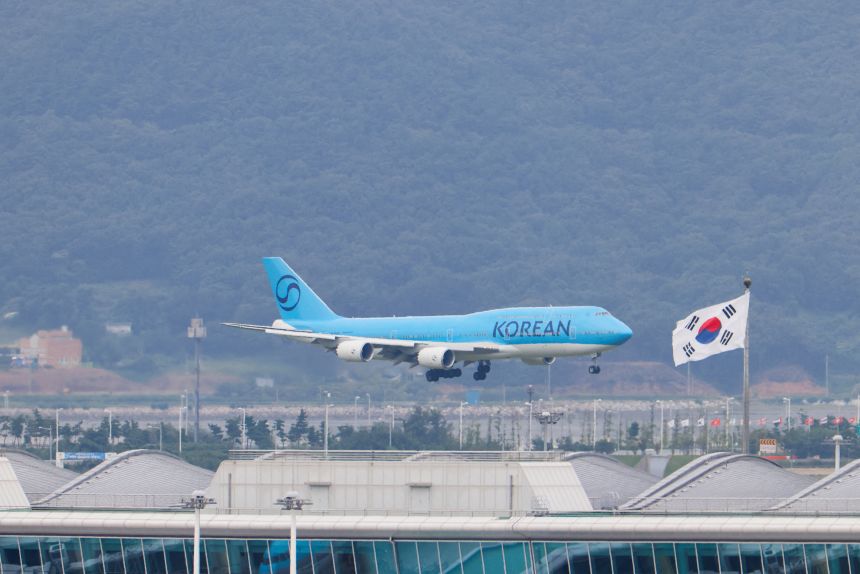 A chartered plane transporting South Korean workers who were detained in a huge immigration raid last week at the site of a U.S. car battery project involving Hyundai Motor and LG Energy Solution in the U.S. state of Georgia, arrives at the Incheon International Airport in Incheon, South Korea, September 12, 2025.