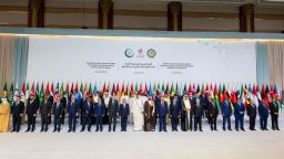 Attendees of the emergency Arab-Islamic leaders' summit to discuss the Israeli attack on Hamas on Qatari territory, pose for a family photo, in Doha, Qatar September 15, 2025. Qatar News Agency/Handout via REUTERS THIS IMAGE HAS BEEN SUPPLIED BY A THIRD PARTY.