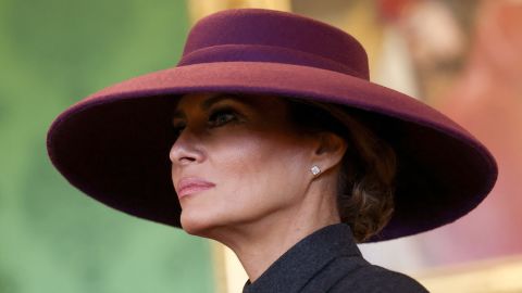 U.S. first lady Melania Trump views the Royal Collection at Windsor Castle, during U.S. President Donald Trump's state visit in Windsor, Britain, September 17, 2025. REUTERS/Kevin Lamarque

