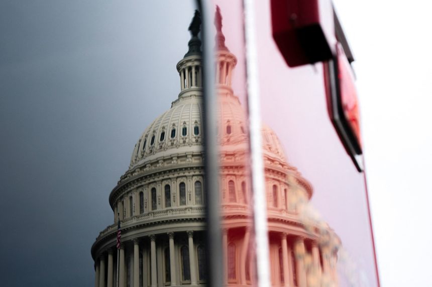 2025-09-24T154801Z_1084685122_RC2FYGAAN7Y7_RTRMADP_3_USA-CONGRESS-SHUTDOWN.jpg