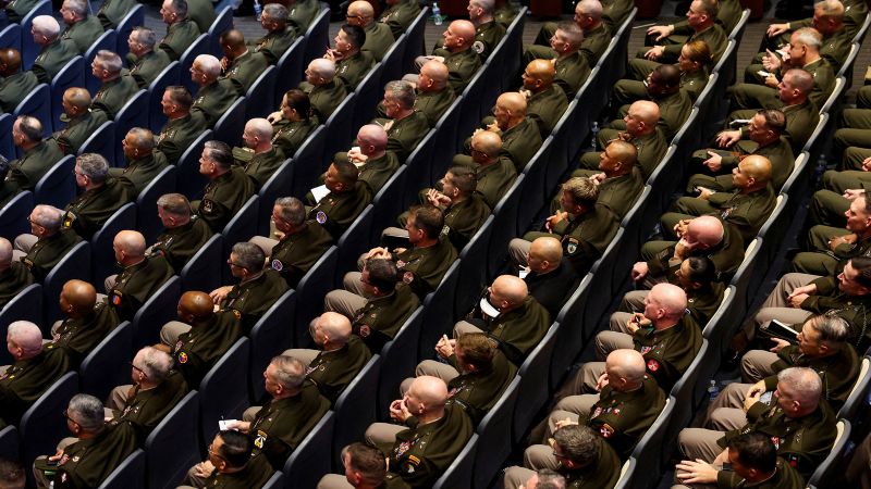 Trump’s ominous move to recruit generals and admirals to his political cause