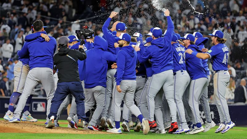 Toronto Blue Jays knock out New York Yankees to reach first ALCS in nine years