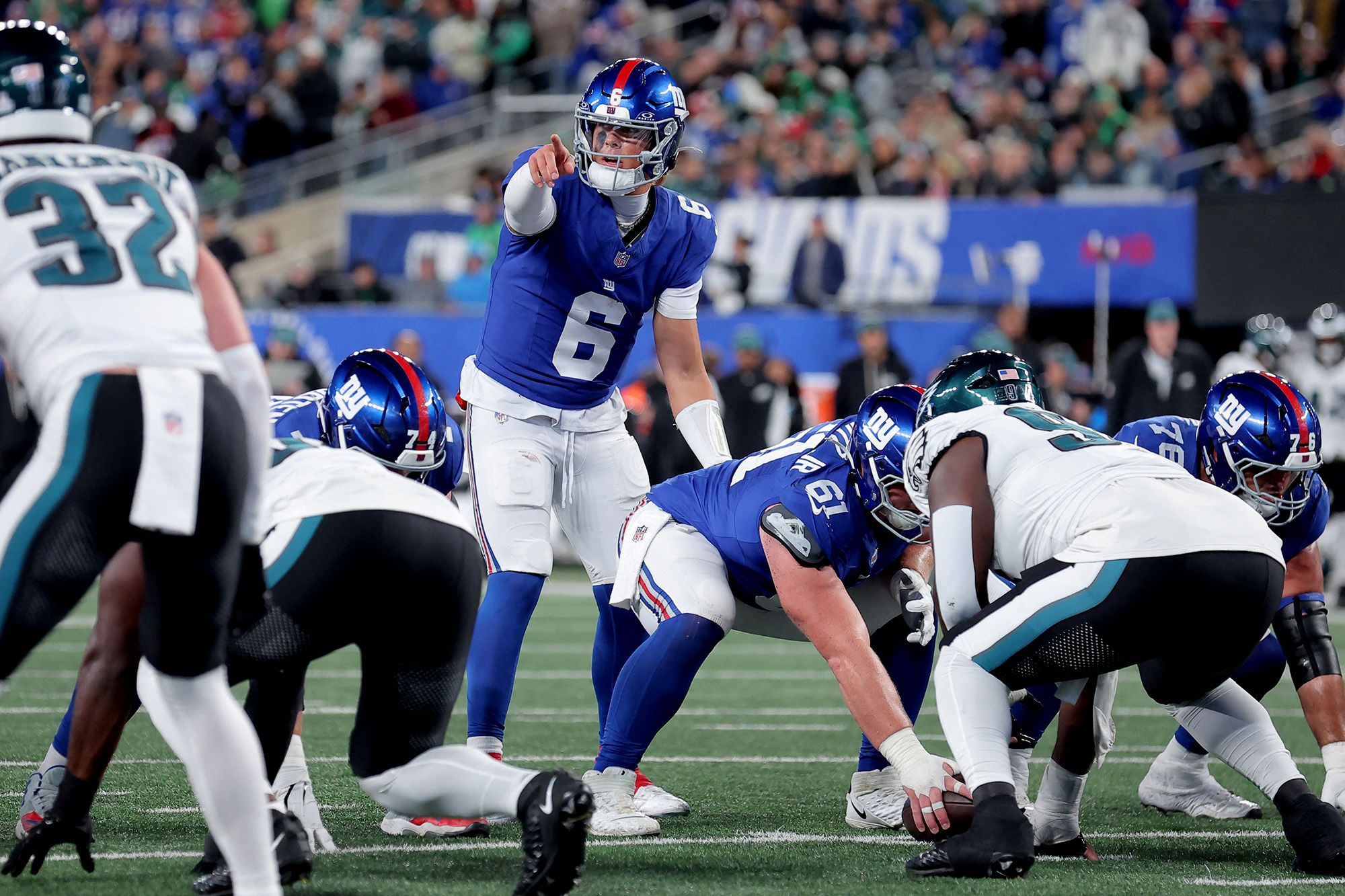 Giants rookies Jaxson Dart and Cam Skattebo combine for five touchdowns in  historic New York win over Eagles | CNN