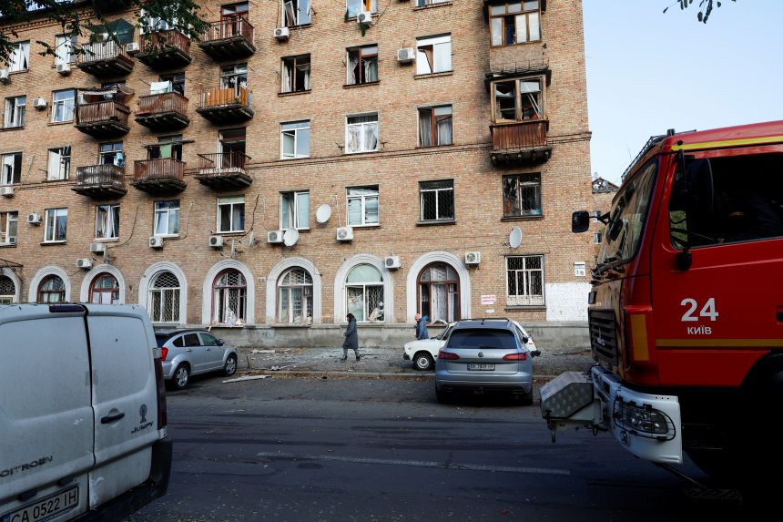 Fatal Russian air assaults pressure energy cuts throughout Ukraine, as Trump-Putin summit shelved | The Gentleman Report