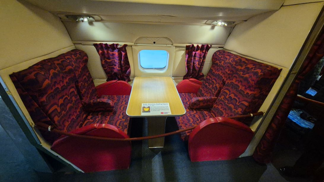 First-class seats on the Comet offered a communal seating arrangement.