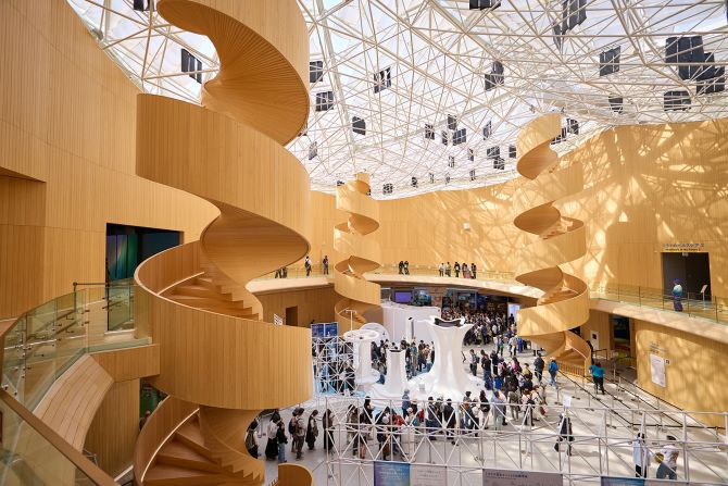 Inside the Osaka Healthcare Pavilion, three spiral staircases form DNA-like helices. Its exhibits include a “human washing machine,” cutting-edge examples of stem cell technology, and a “future life” simulator, where visitors can generate an avatar for 2050 based on their current health data.