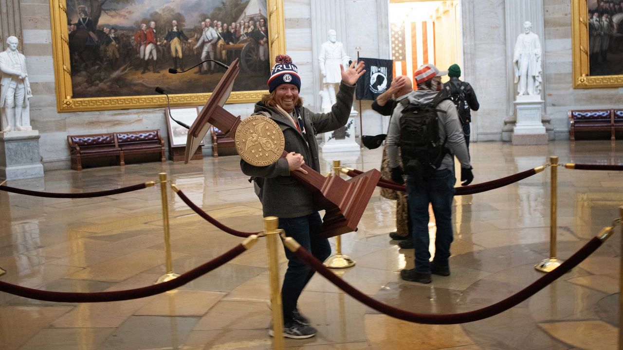 16 US Capitol riots 0106