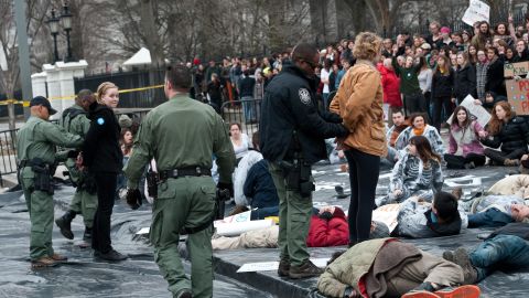 Students in front of the White House demonstrate against the proposed Keystone XL pipeline.