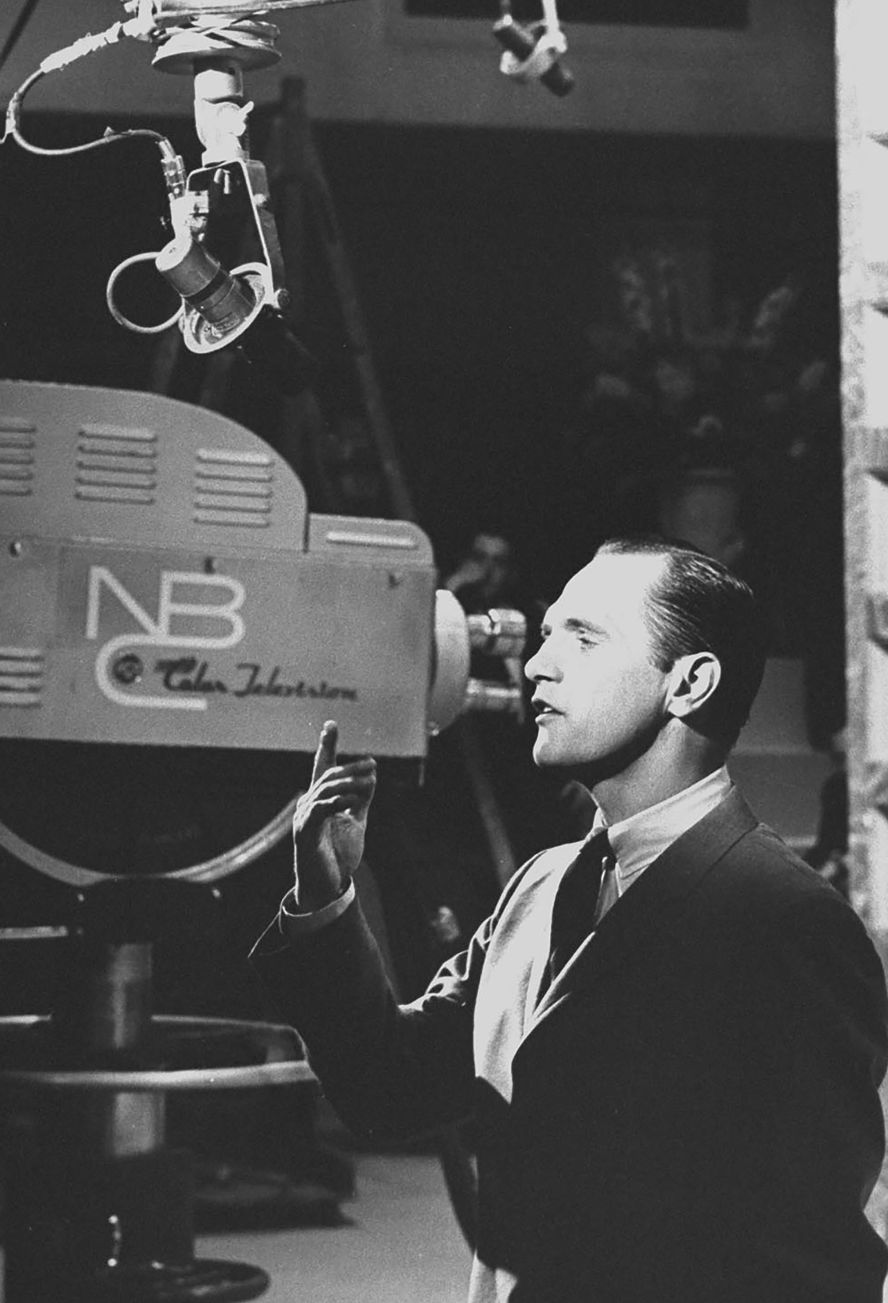 Newhart performs on the set of "The Bob Newhart Show."