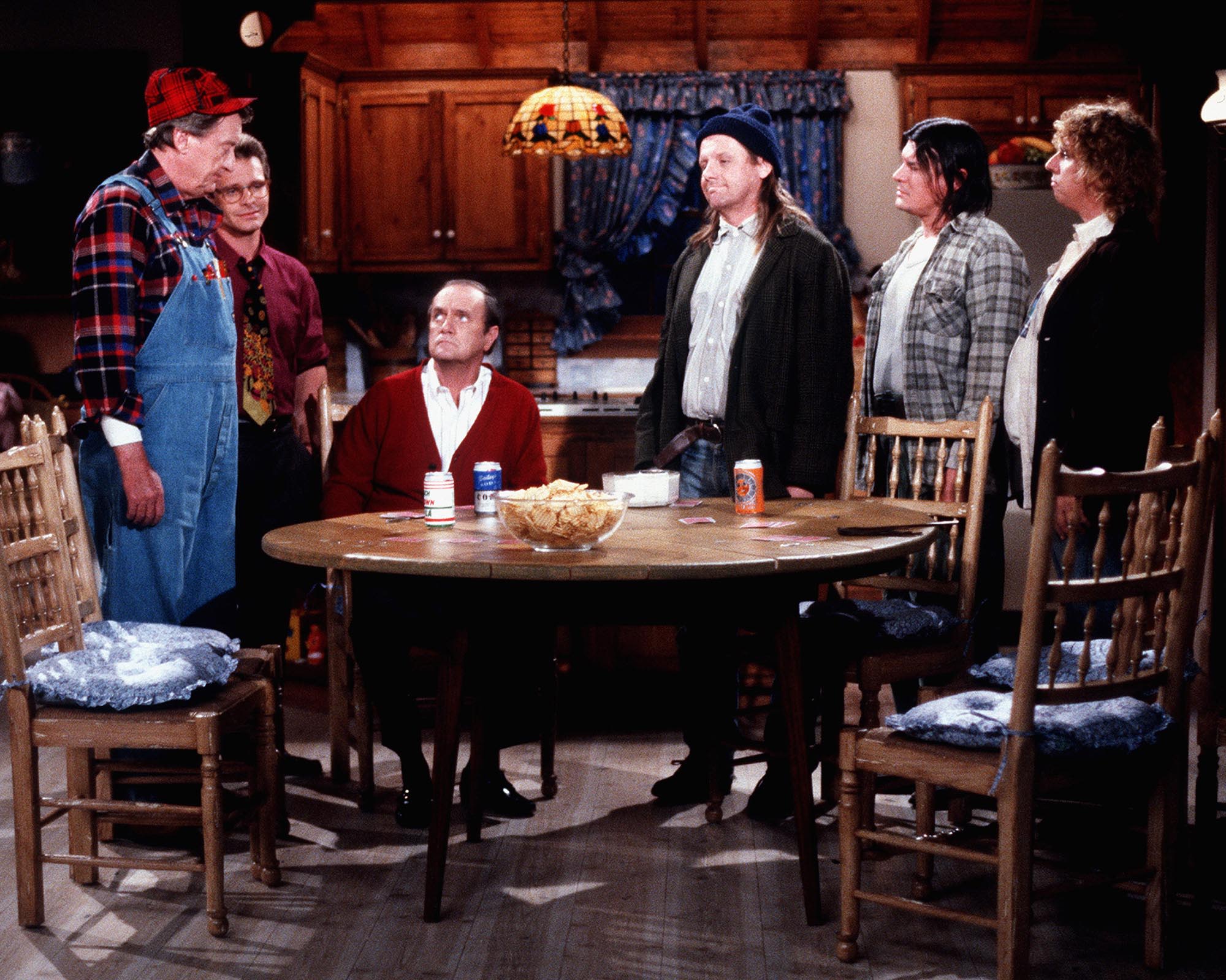 Newhart appears in a scene of the TV sitcom 'Newhart' in 1982.