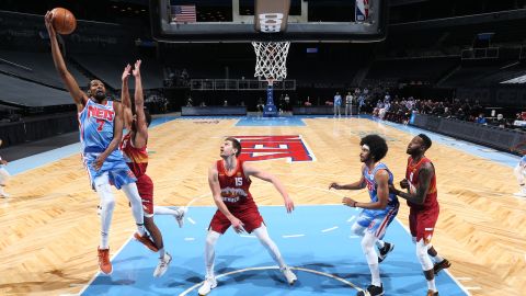 Durant shoots the ball during the game against the Denver Nuggets.