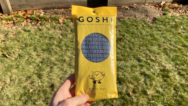 Goshi's exfoliating shower towel will make you throw away all your loofahs