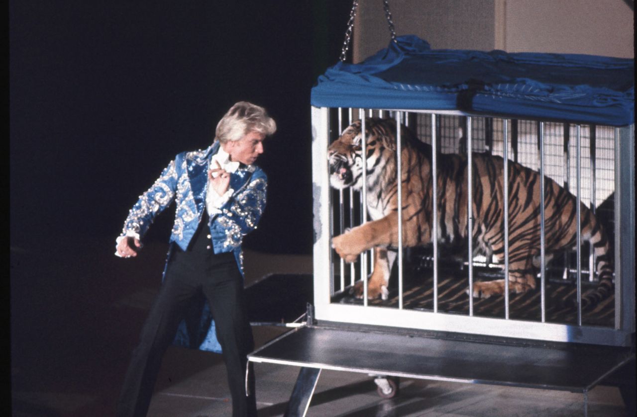 Fischbacher performs with a tiger in 1983.
