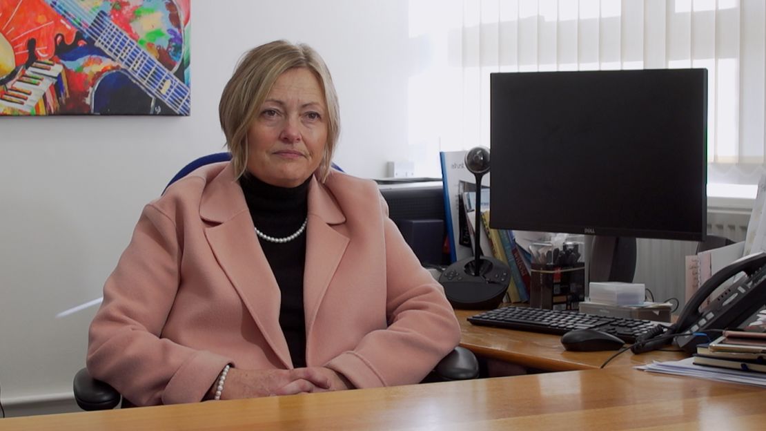 Head teacher Julia Waters says she now wants teachers vaccinated before they return to the classroom.