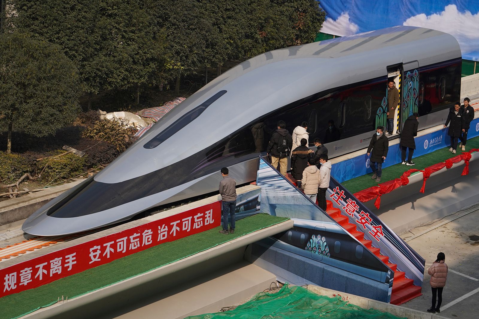 China Unveils Driverless Bullet Train Made Specially for the