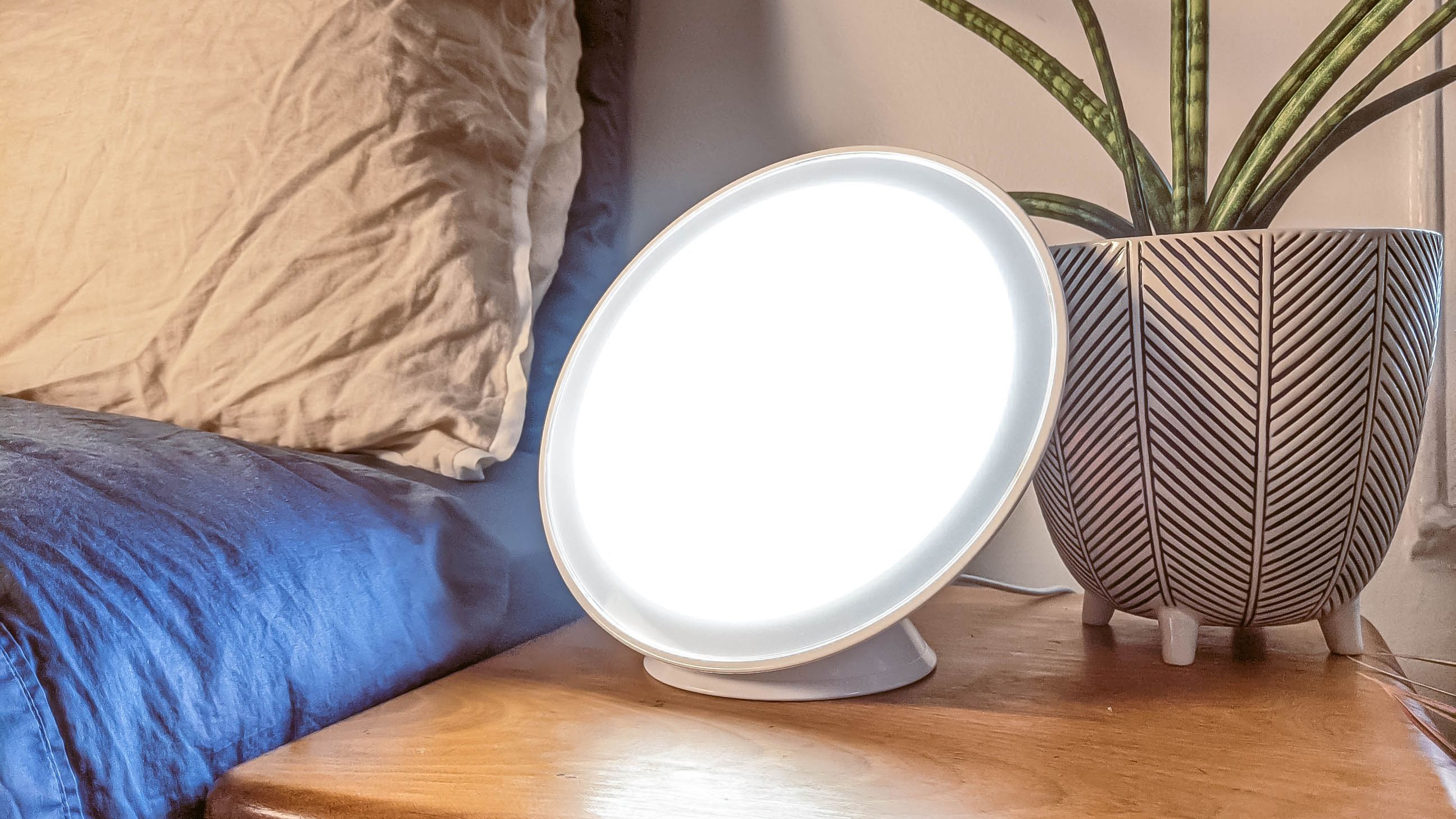 5 light therapy lamps that will brighten your winter - National