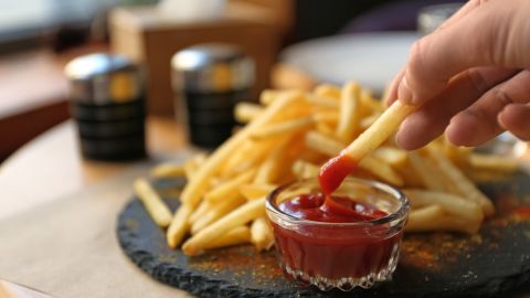 Compared to those who ate the least, people who ate the most fried food per week had a 37% heightened risk of heart failure, a new analysis of existing research found.