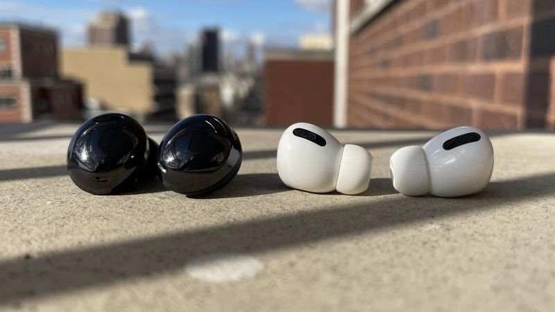 Airpods pro vs discount samsung buds pro