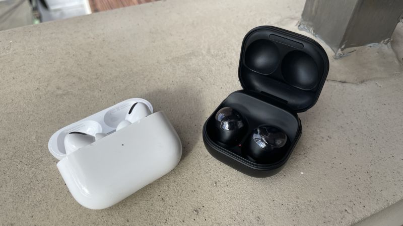 Samsung buds plus online vs apple airpods pro