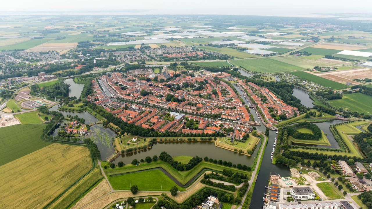 <strong>Brielle:</strong> In the western Netherlands, the neatly laid out bastions and moat of Brielle are easy to spot from the sky.