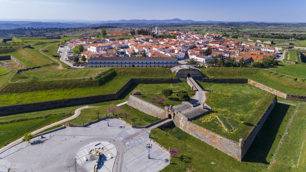 <strong>Almeida:</strong> In northern Portugal, very close to the Spanish border, this town fits perfectly inside its imposing star-shaped ramparts. 