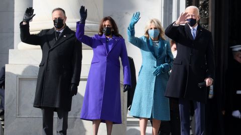 WASHINGTON, DC - JANUARY 20: (L-R) Doug Emhoff, U.S. Vice President-elect Kamala Harris, Jill Biden and President-elect Joe Biden wave as they arrive on the East Front of the U.S. Capitol for  the inauguration on January 20, 2021 in Washington, DC.  During today's inauguration ceremony Joe Biden becomes the 46th president of the United States. (Photo by Joe Raedle/Getty Images)