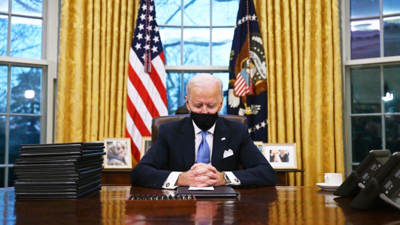 Inside Joe Bidens Newly Decorated Oval Office Cnn Politics 9900